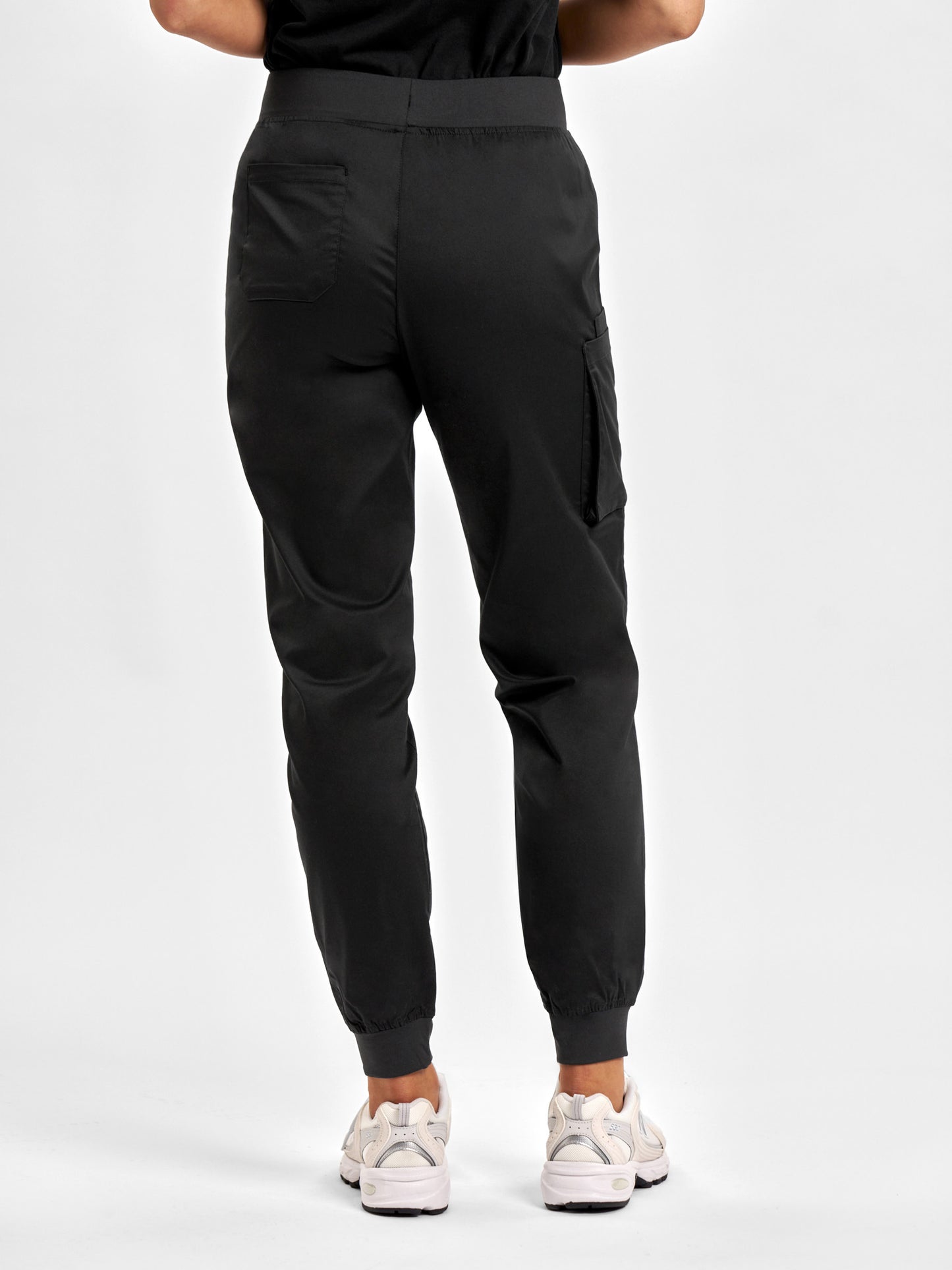 INAURA Riley Womens Slim Leg Jogger Scrub Pant CSP042LL