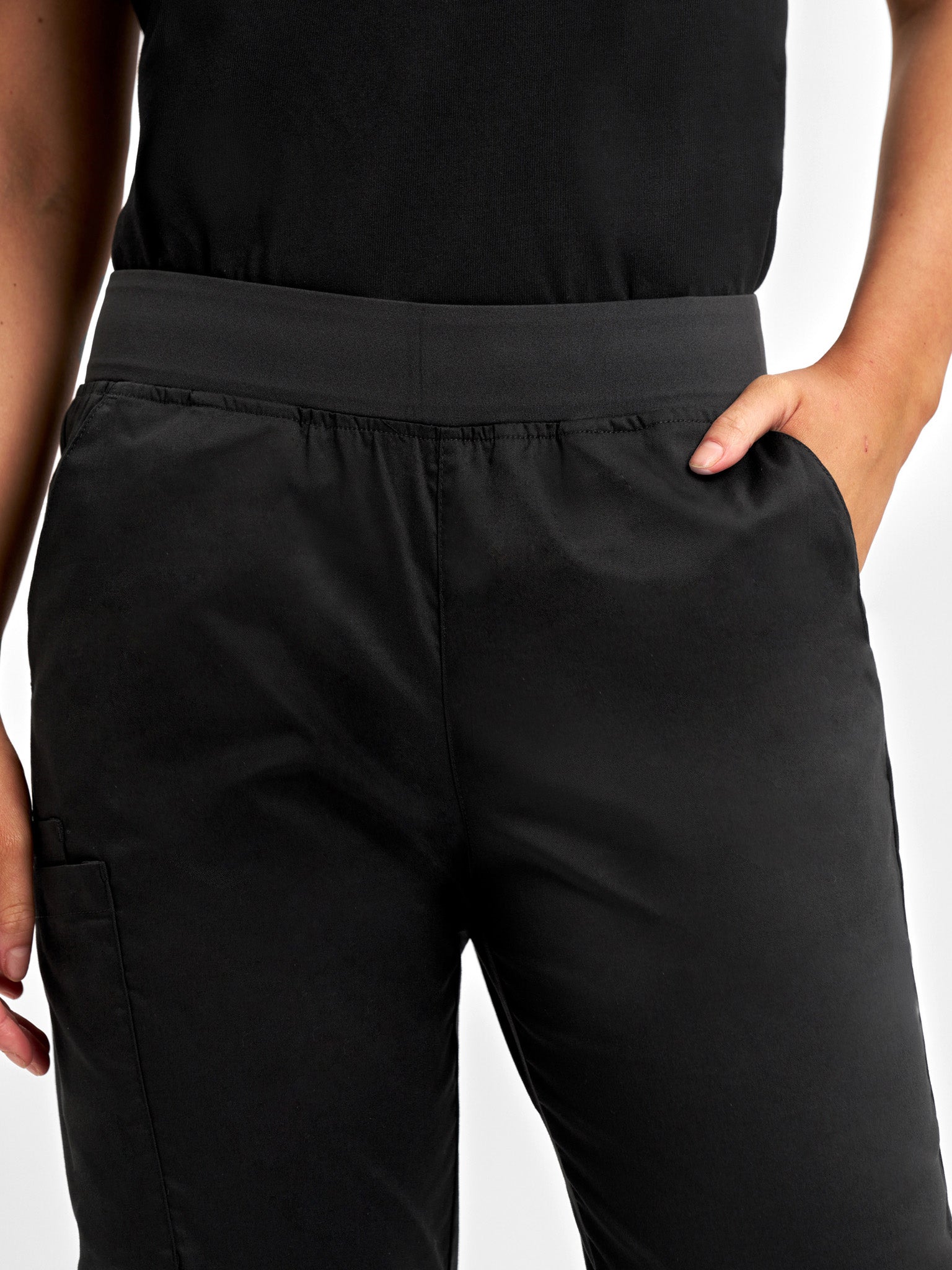 INAURA Riley Womens Slim Leg Jogger Scrub Pant CSP042LL