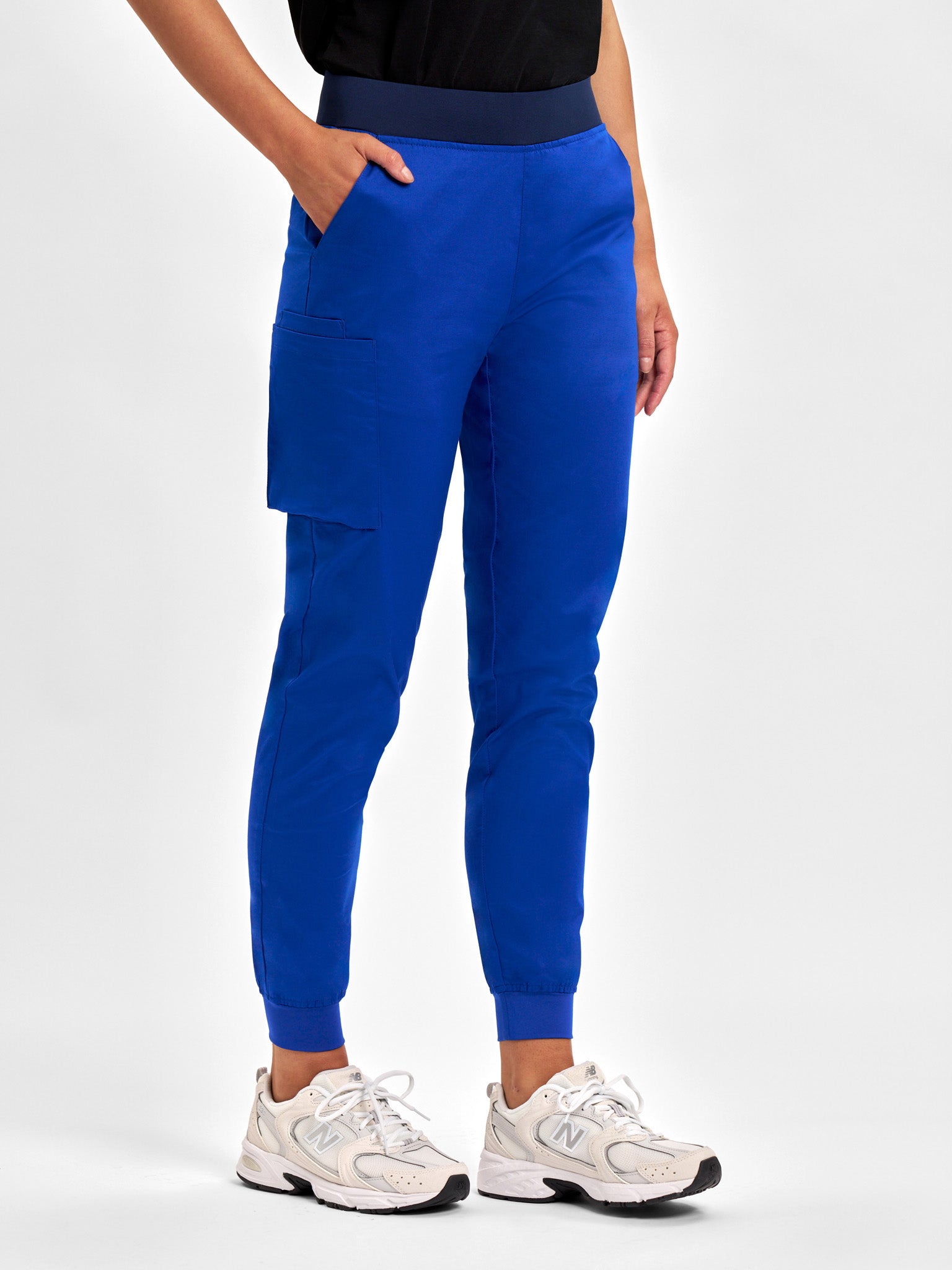 INAURA Riley Womens Slim Leg Jogger Scrub Pant CSP042LL