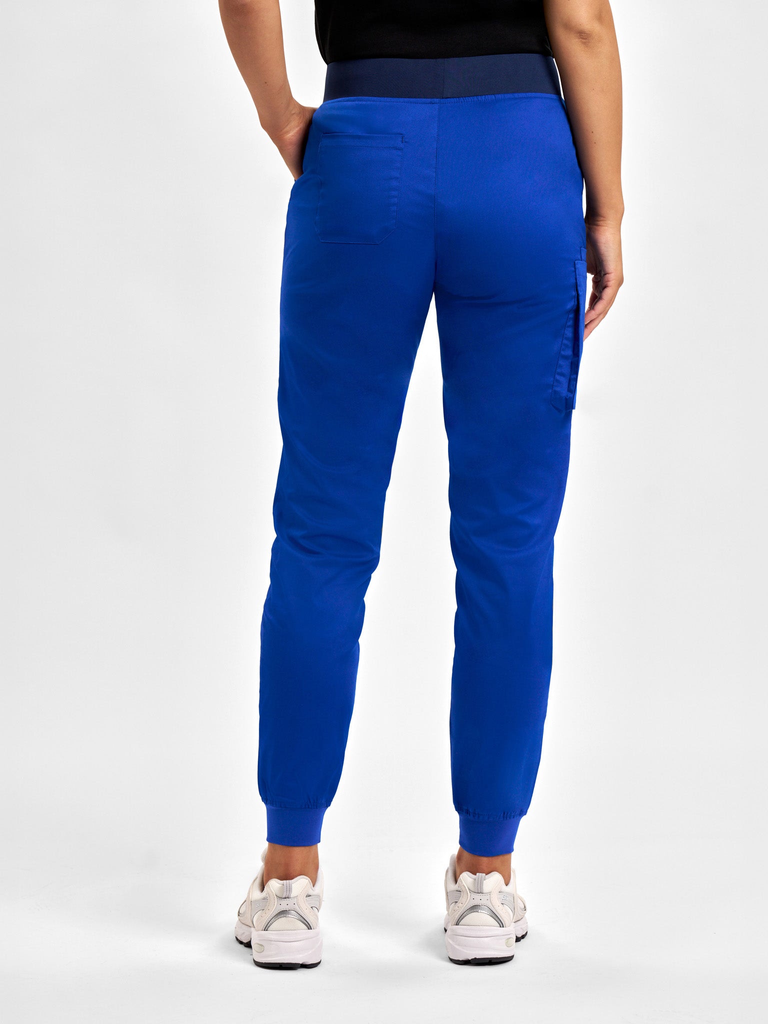 INAURA Riley Womens Slim Leg Jogger Scrub Pant CSP042LL
