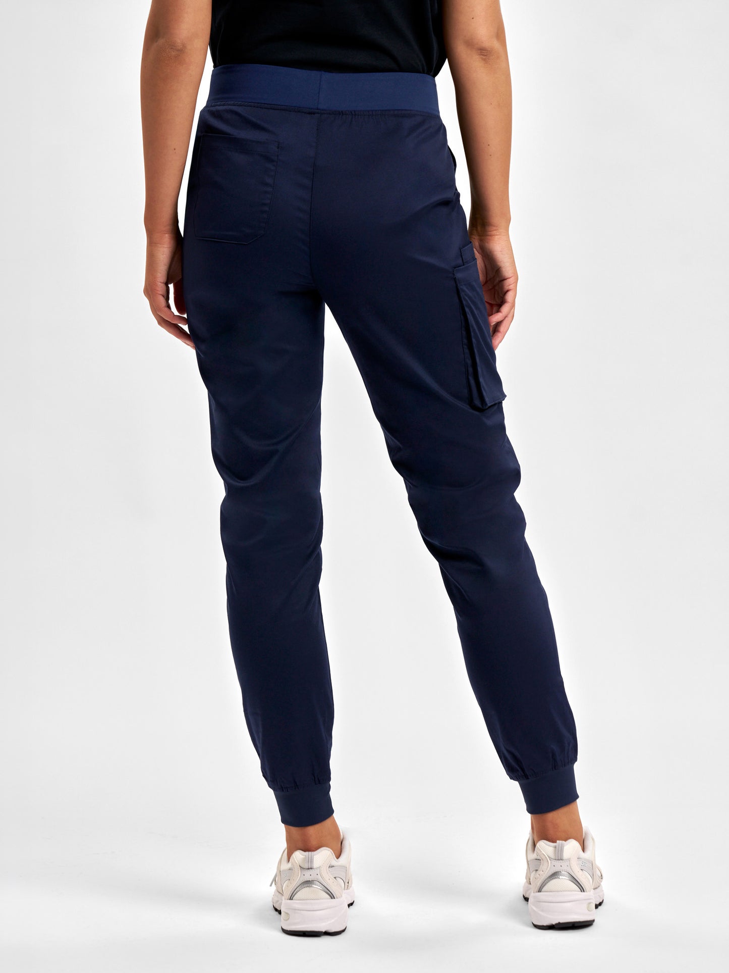 INAURA Riley Womens Slim Leg Jogger Scrub Pant CSP042LL