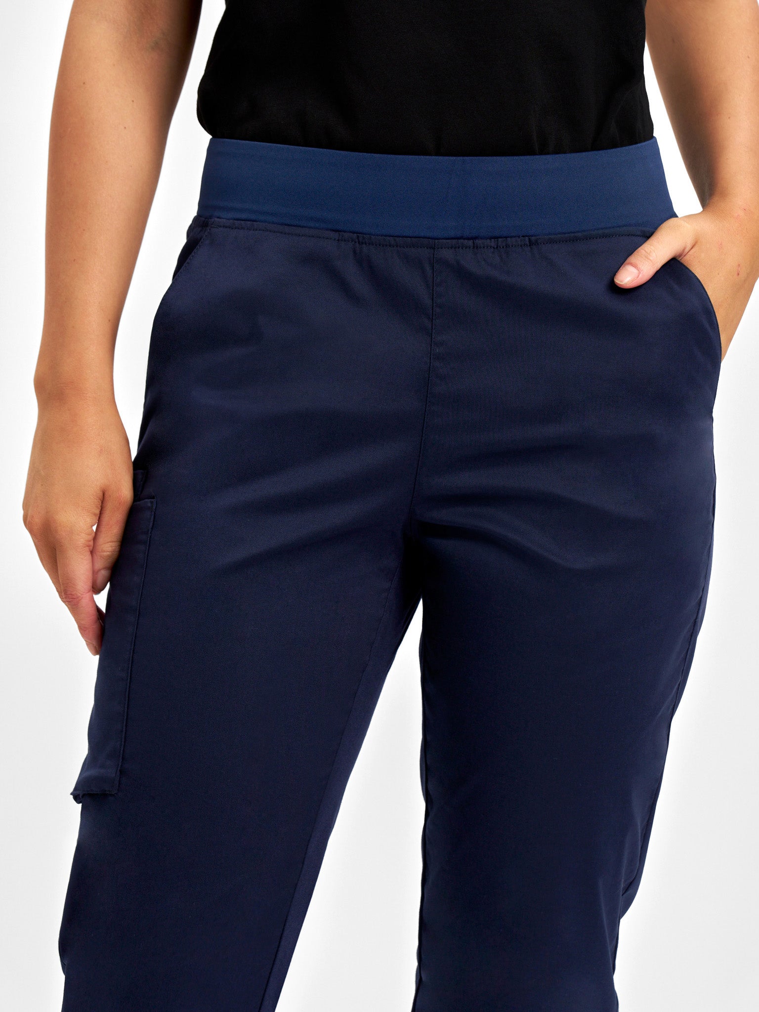 INAURA Riley Womens Slim Leg Jogger Scrub Pant CSP042LL