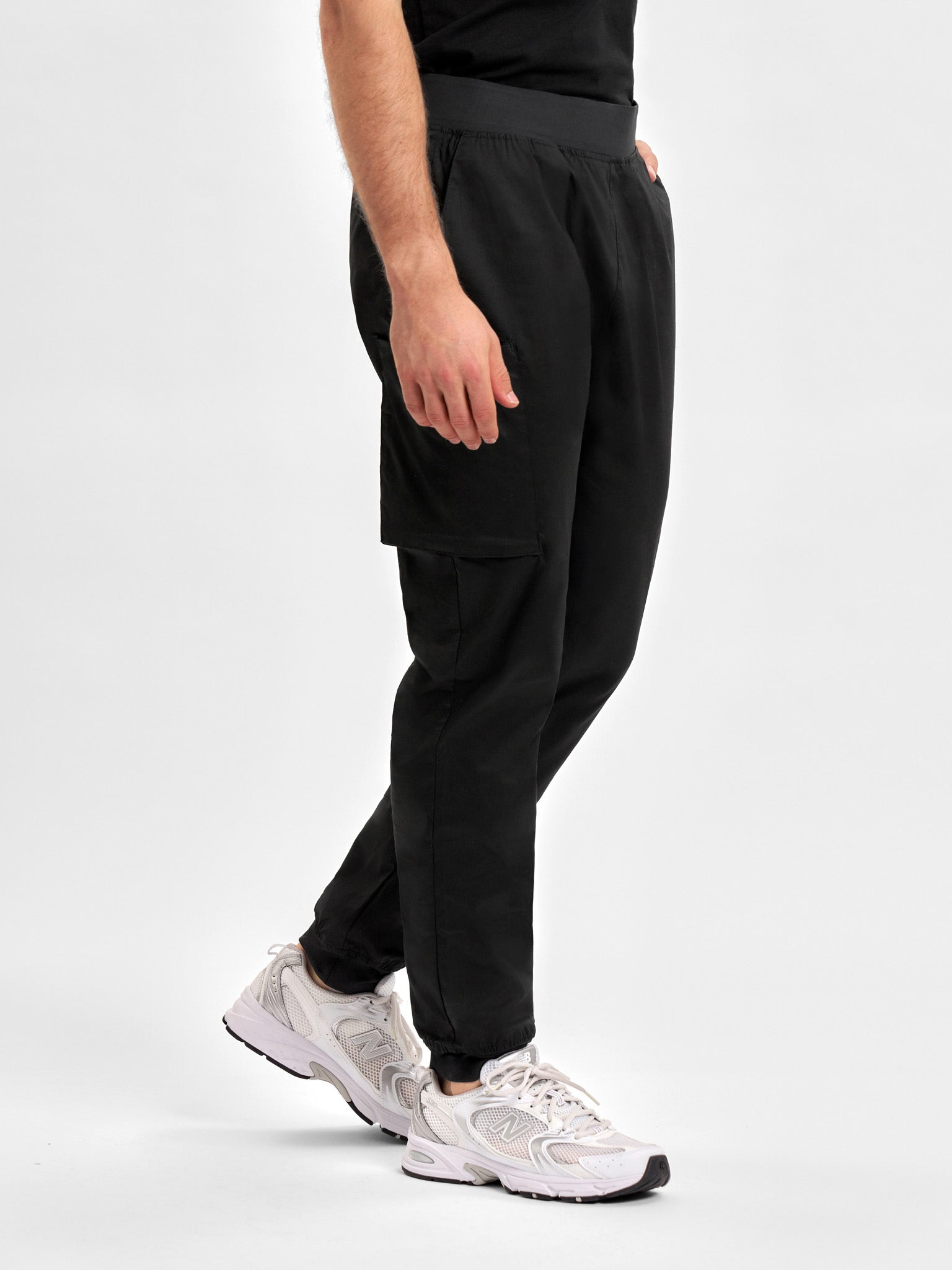 INAURA Riley Mens Slim Leg Jogger Scrub Pant CSP042ML