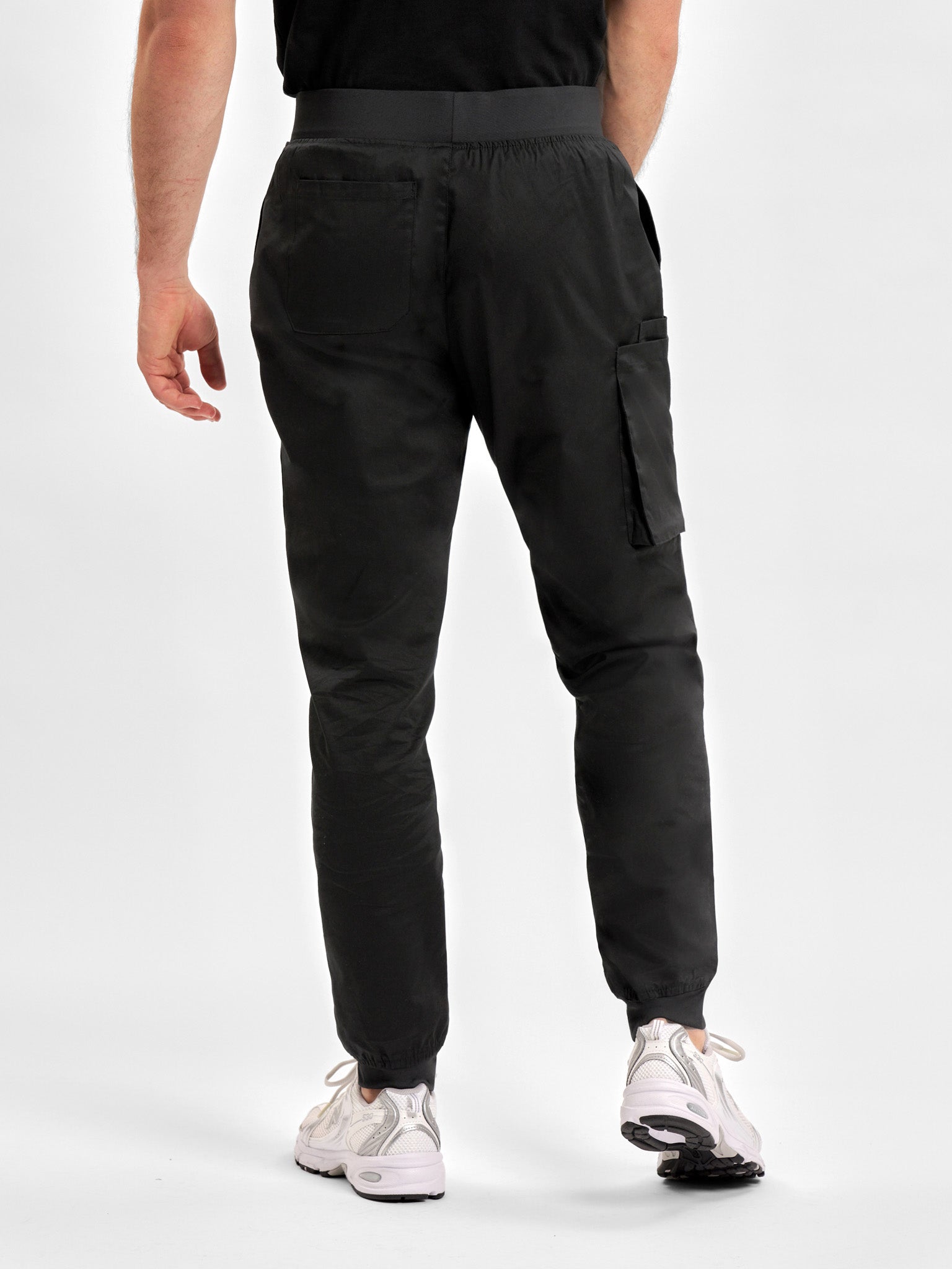 INAURA Riley Mens Slim Leg Jogger Scrub Pant CSP042ML