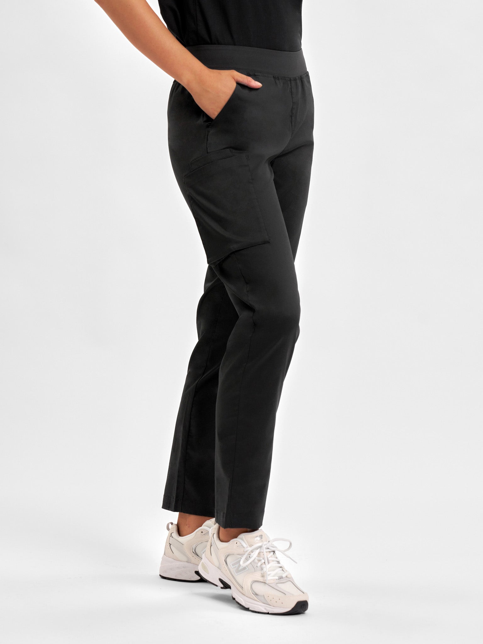 INAURA Riley Womens Straight Leg Scrub Pant CSP047LL
