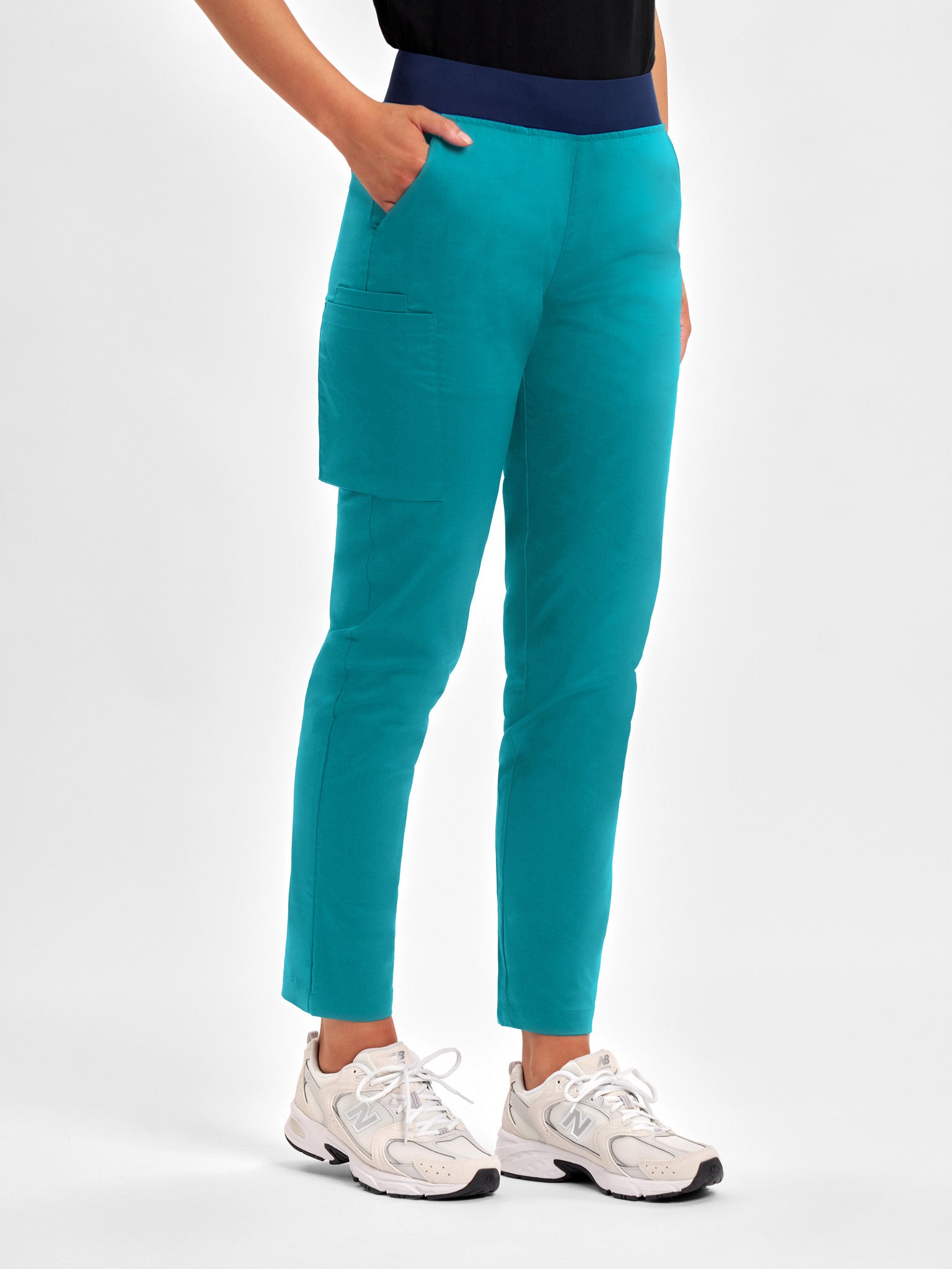 INAURA Riley Womens Straight Leg Scrub Pant CSP047LL