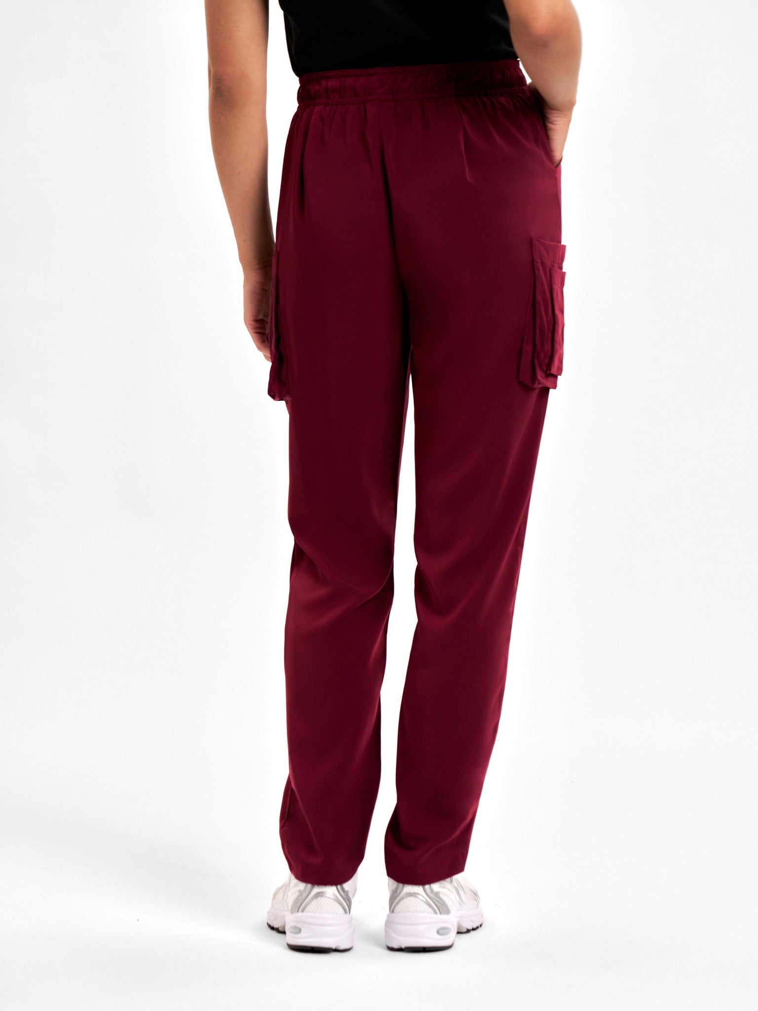INAURA Avery Womens Slim Leg Scrub Pant CSP943LL