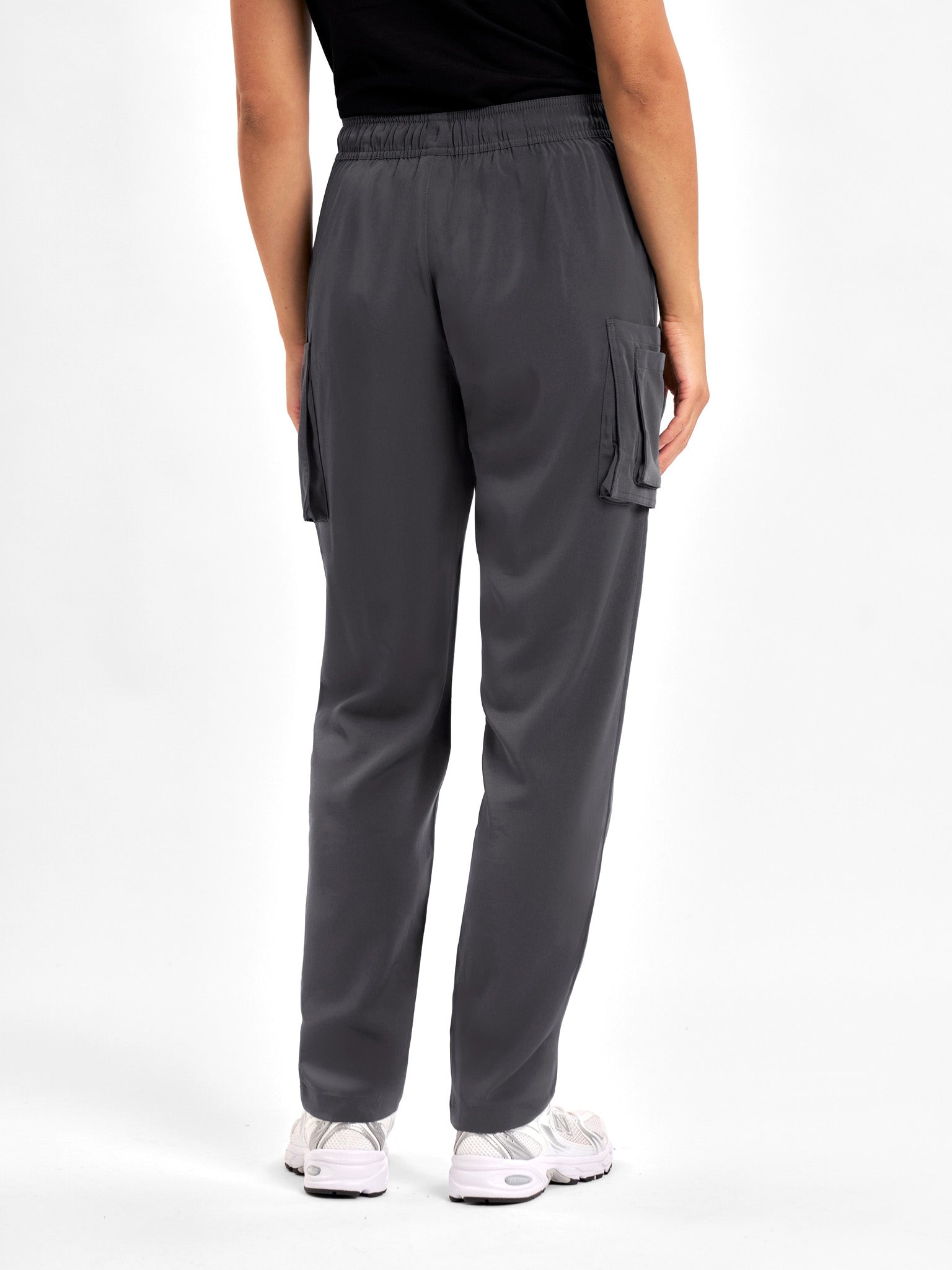 INAURA Avery Womens Slim Leg Scrub Pant CSP943LL