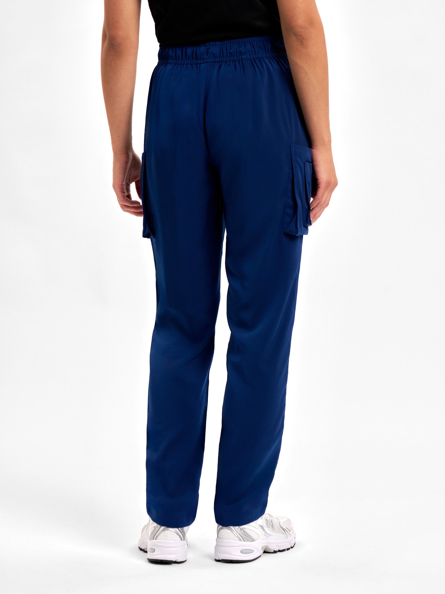 INAURA Avery Womens Slim Leg Scrub Pant CSP943LL