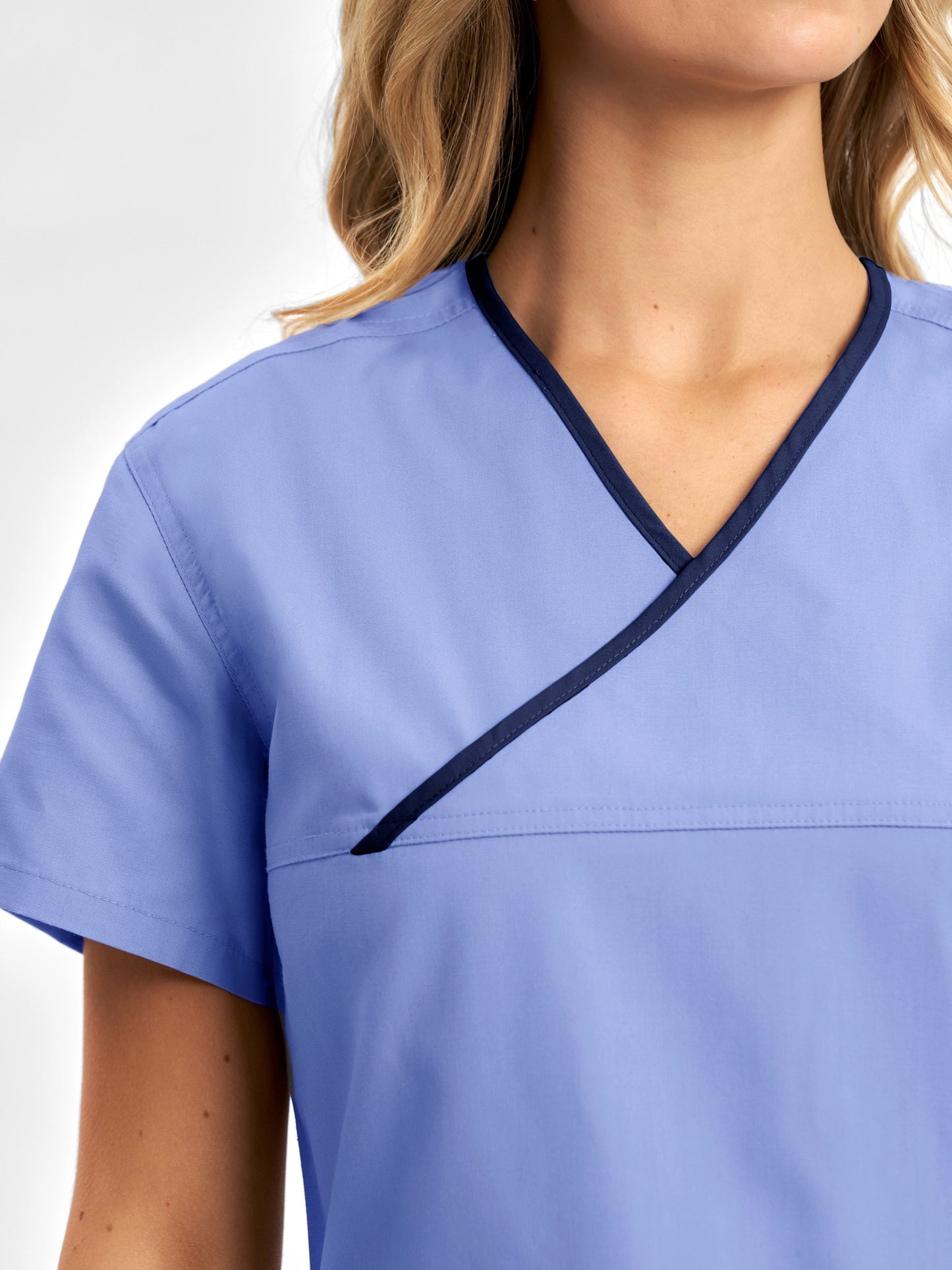 INAURA Classic Womens Contrast Scrub Top H10722