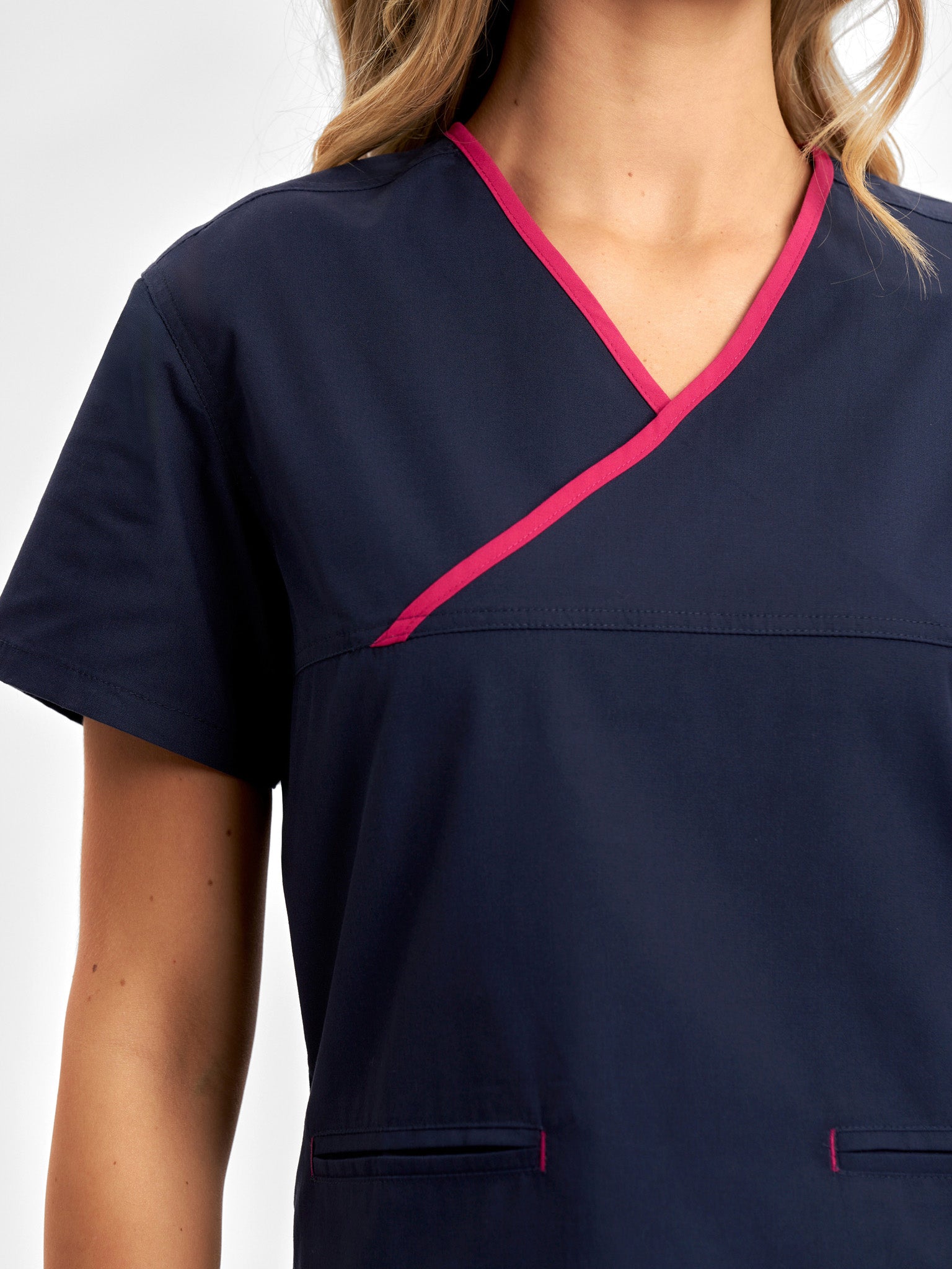 INAURA Classic Womens Contrast Scrub Top H10722